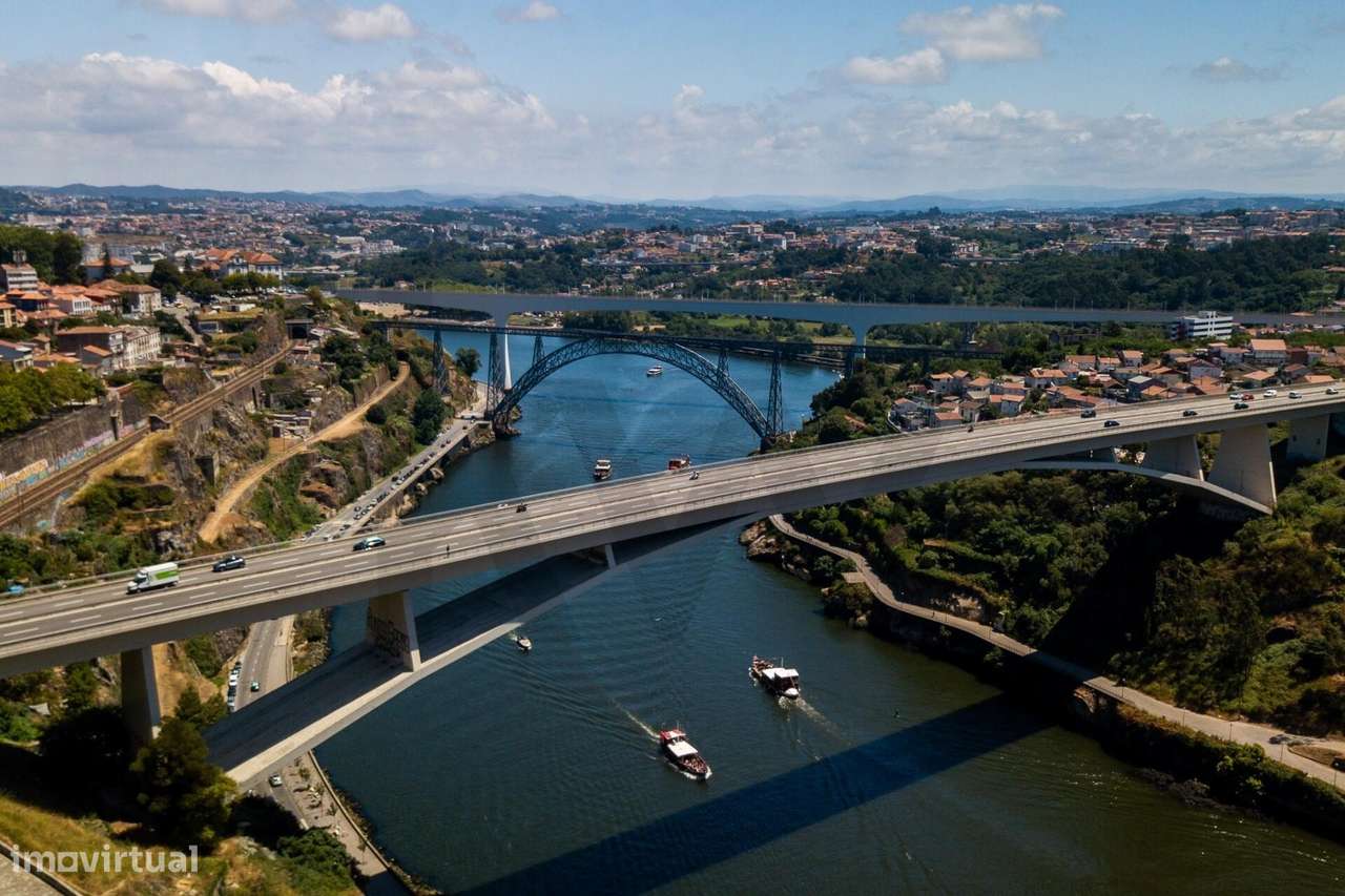 Uma Joia Contemporânea Sobre o Douro - T1 com vistas deslumbrantes-31