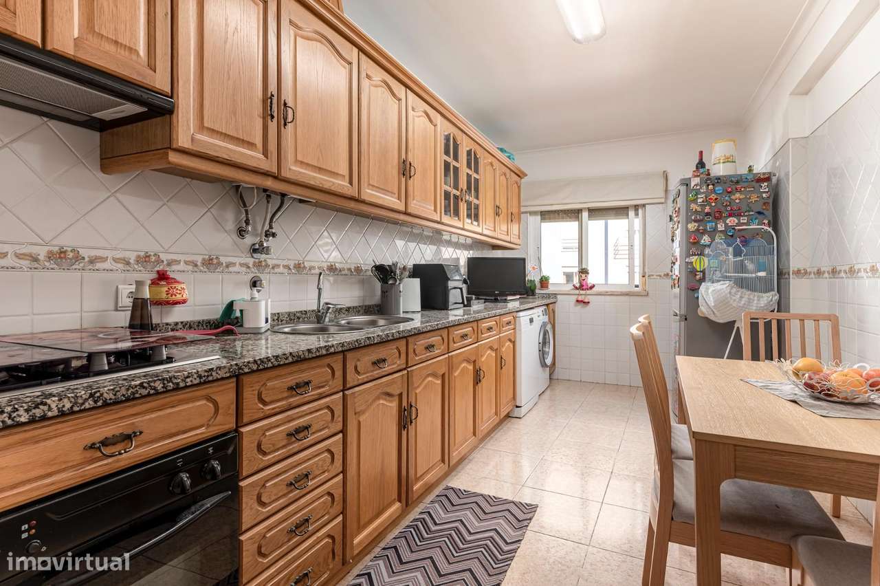 T3 com Excelentes Áreas, em Santa Marta do Pinhal-11