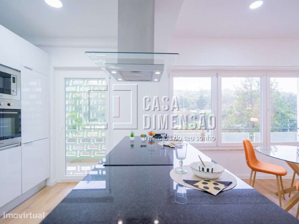 Apartamento de tipologia T3 com varanda, mobilado e equipado em Ben...-14