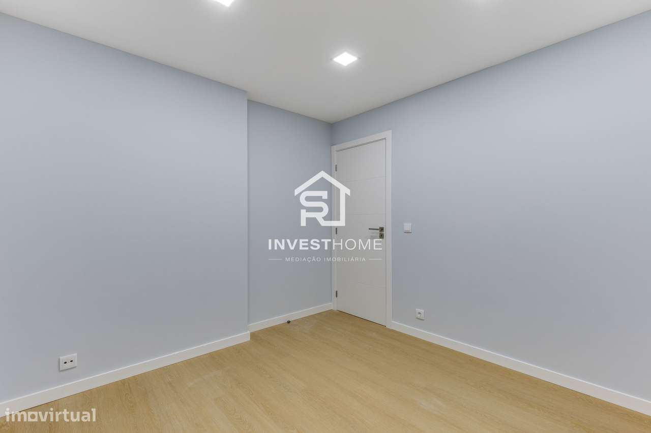 Apartamento T2+1 | Renovado | Boas Áreas | Varanda | 2 Lugares Garagem-28