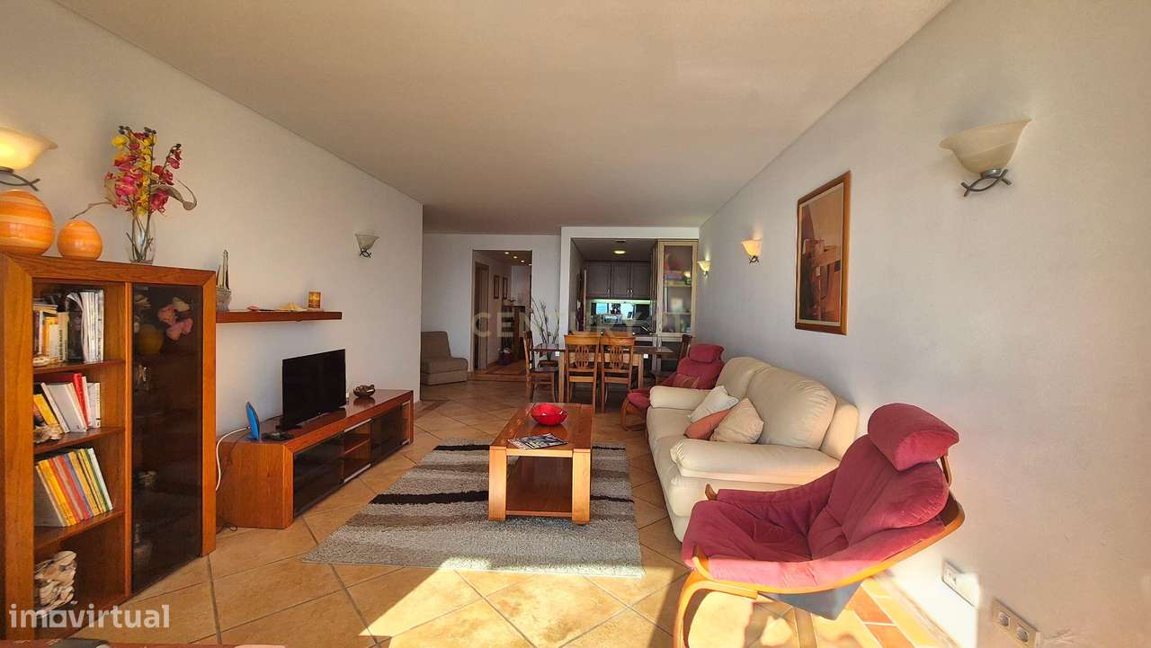 Apartamento T1+1 no Mar da Califórnia – Varanda e Garagem em Sesimbra - Grande imagem: 2/20