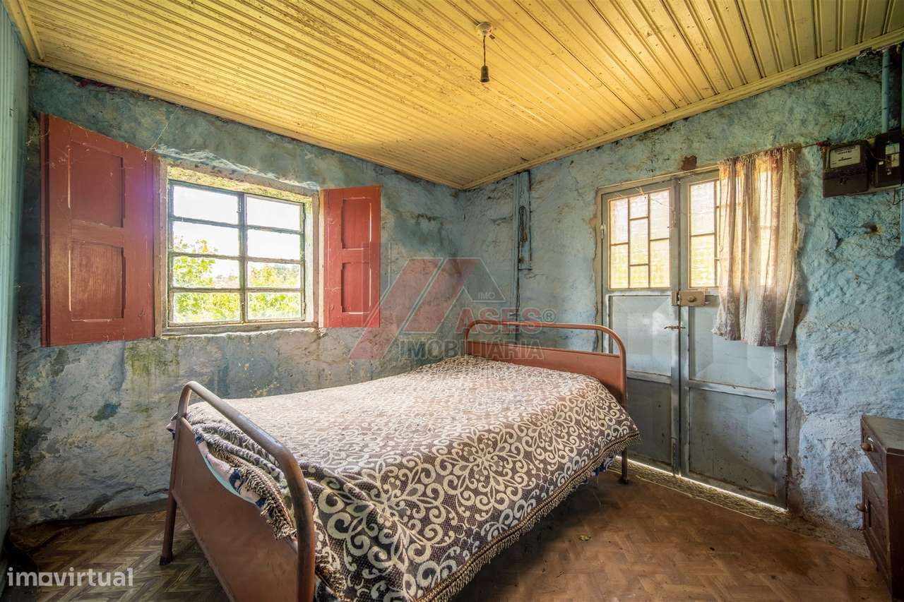 DUAS MORADIAS E ANEXO EM REVELHE - FAFE!-5