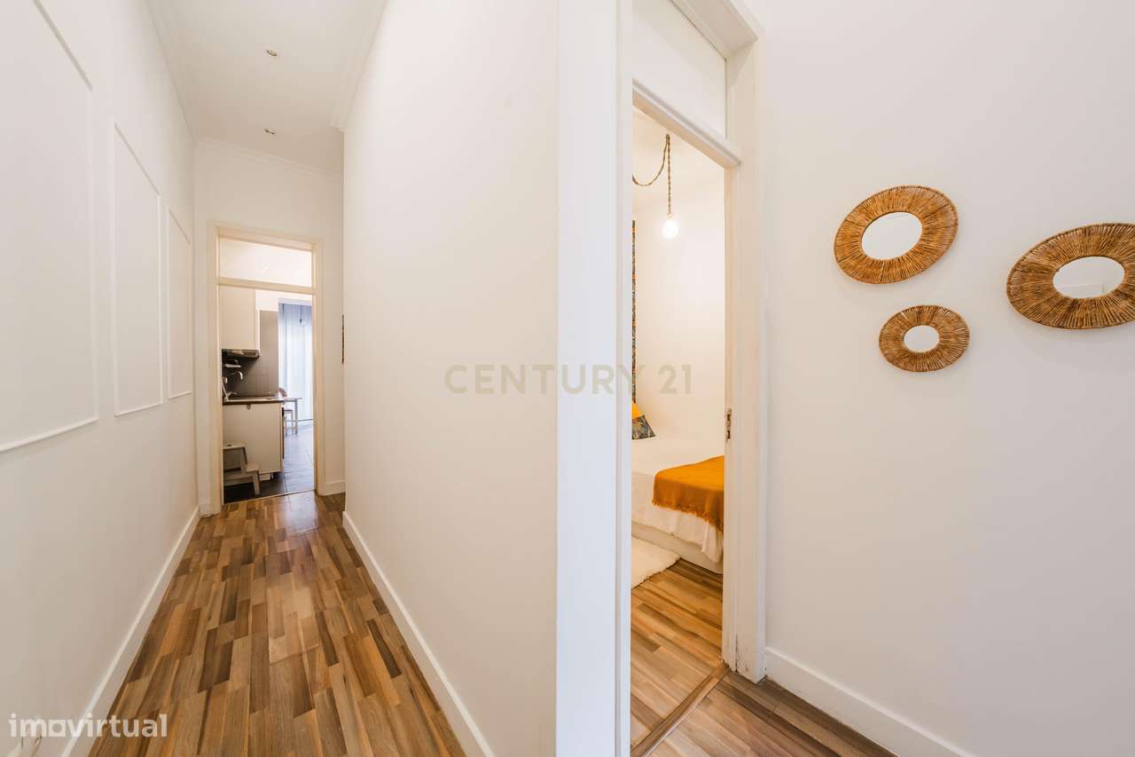 T2 com Amplo Terraço Privativo em Lisboa-6