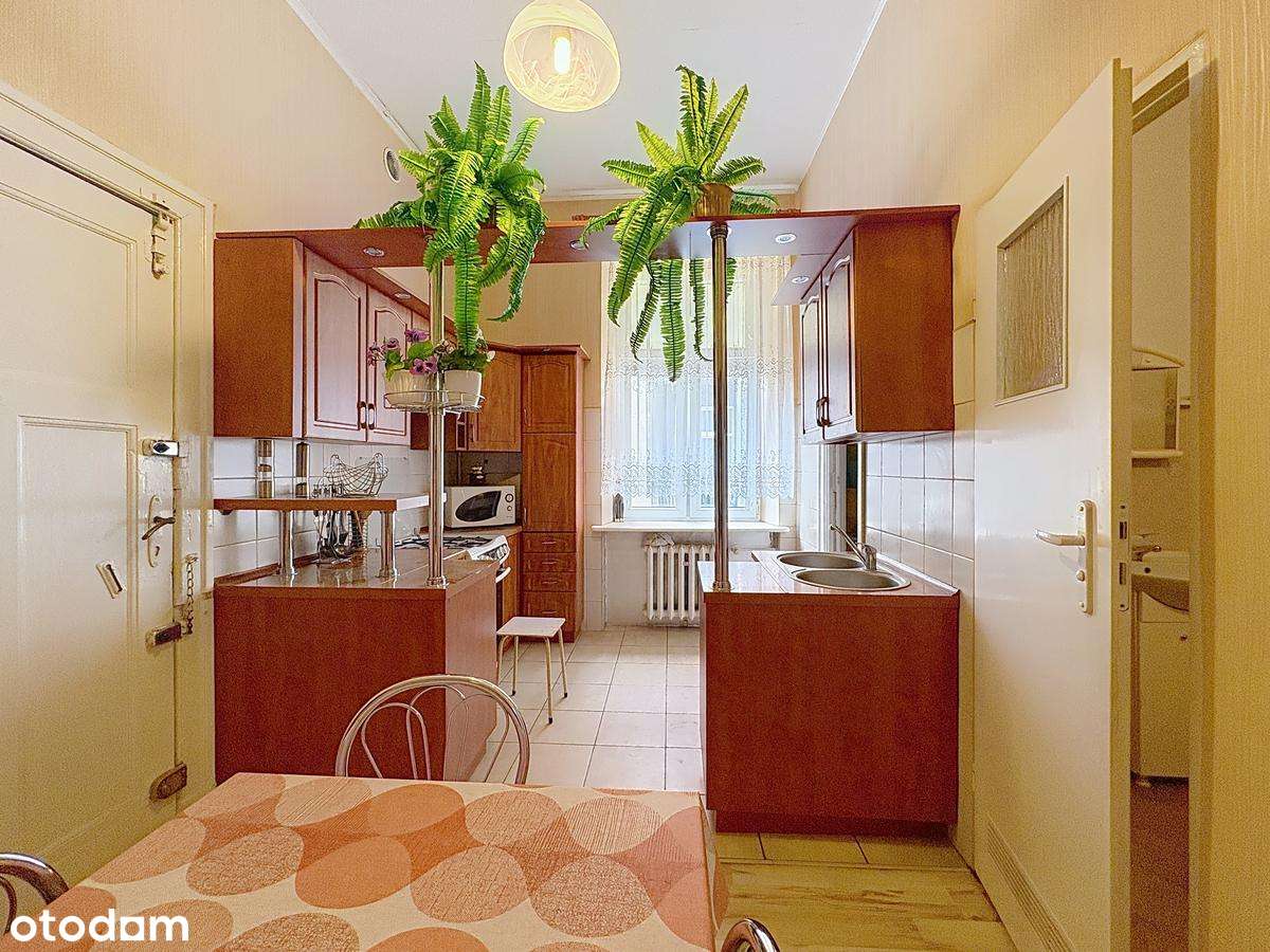 Mieszkanie w centrum 136,61 m2, 4 pokoje, kamienica ul. Piotrkowska-11