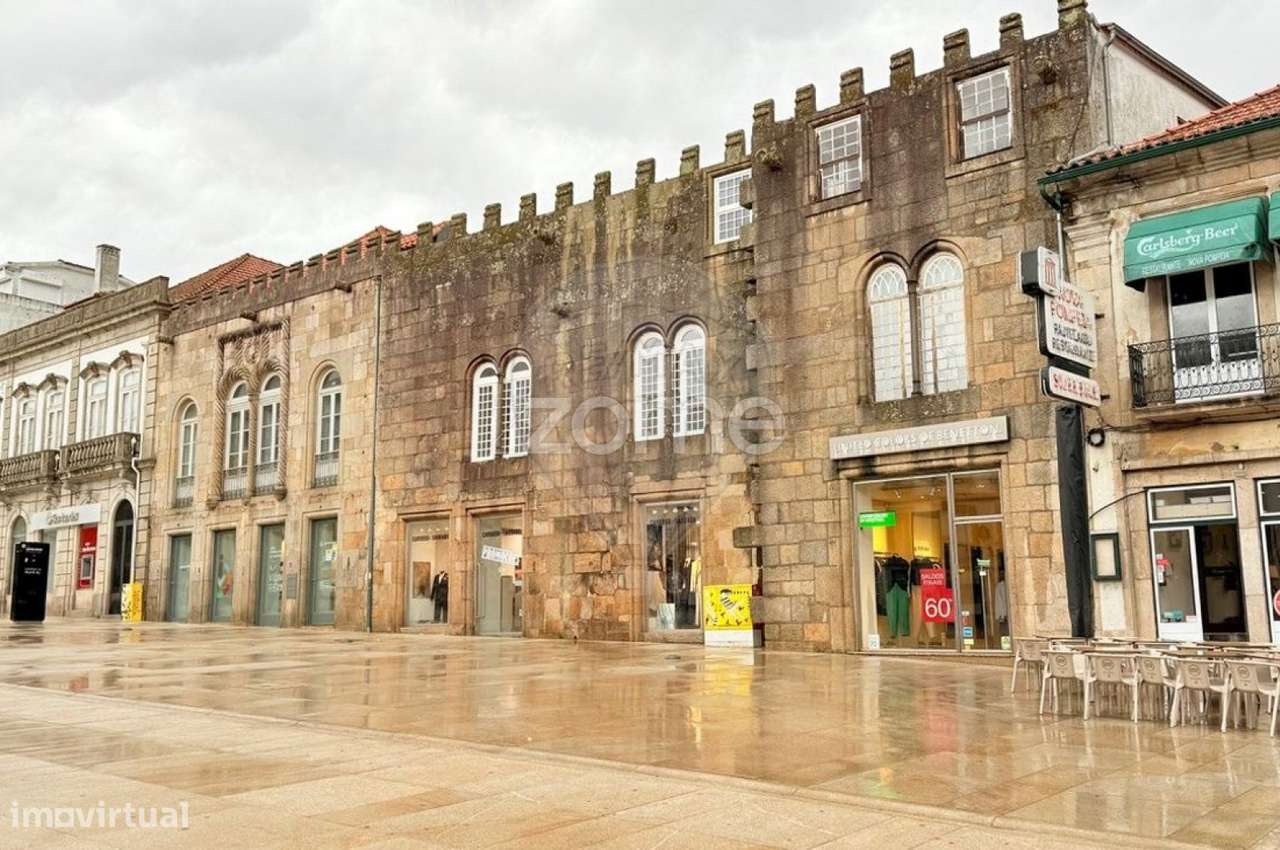 À Venda Prédio com-0