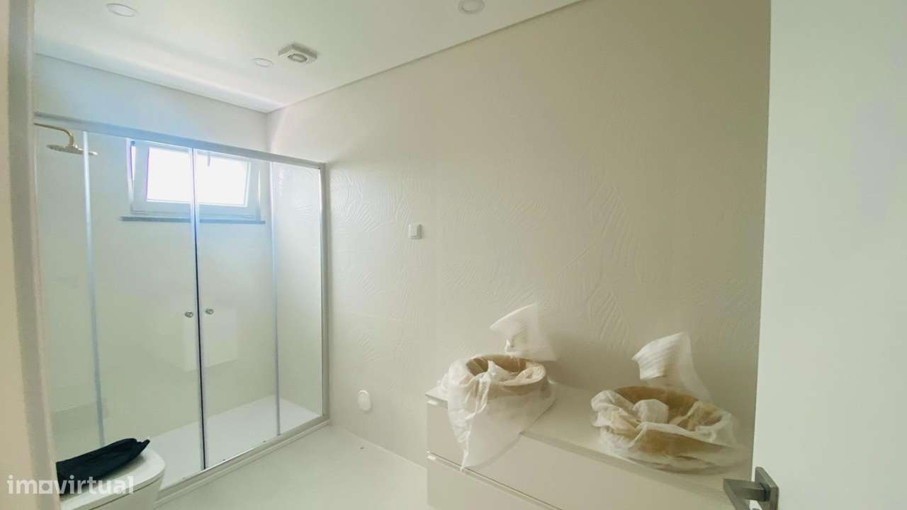 MORADIA T4 FERNAO FERRO-16