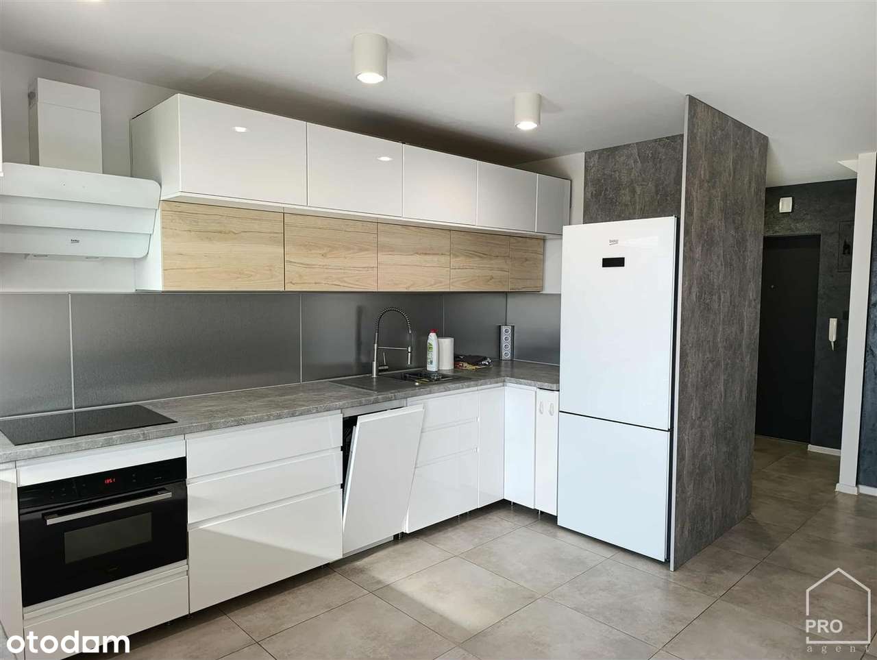 Dwupoziomowe mieszkanie w pobliżu radiostacji-6