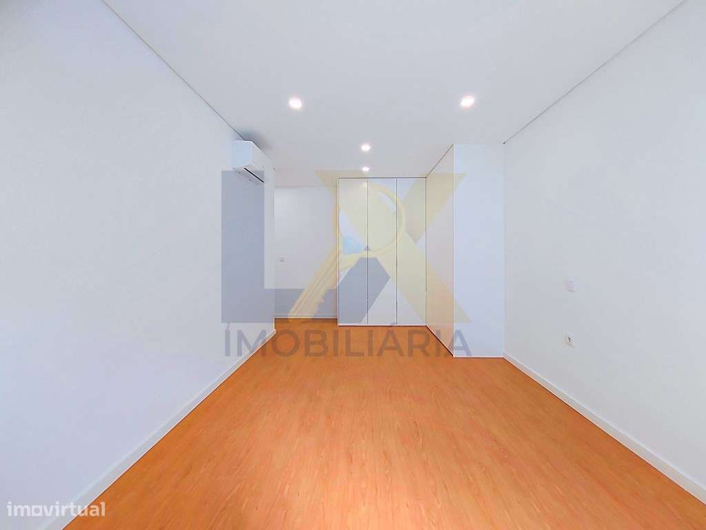 Apartamento T2 Duplex novo, com 2 suítes, terraço e 2 lugares de ga...-14