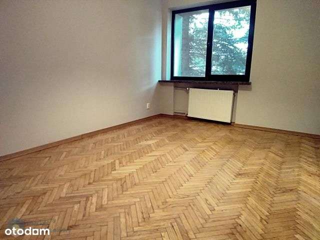 Lokal idealny dla rodziny lub na siedzibę firmy!-16