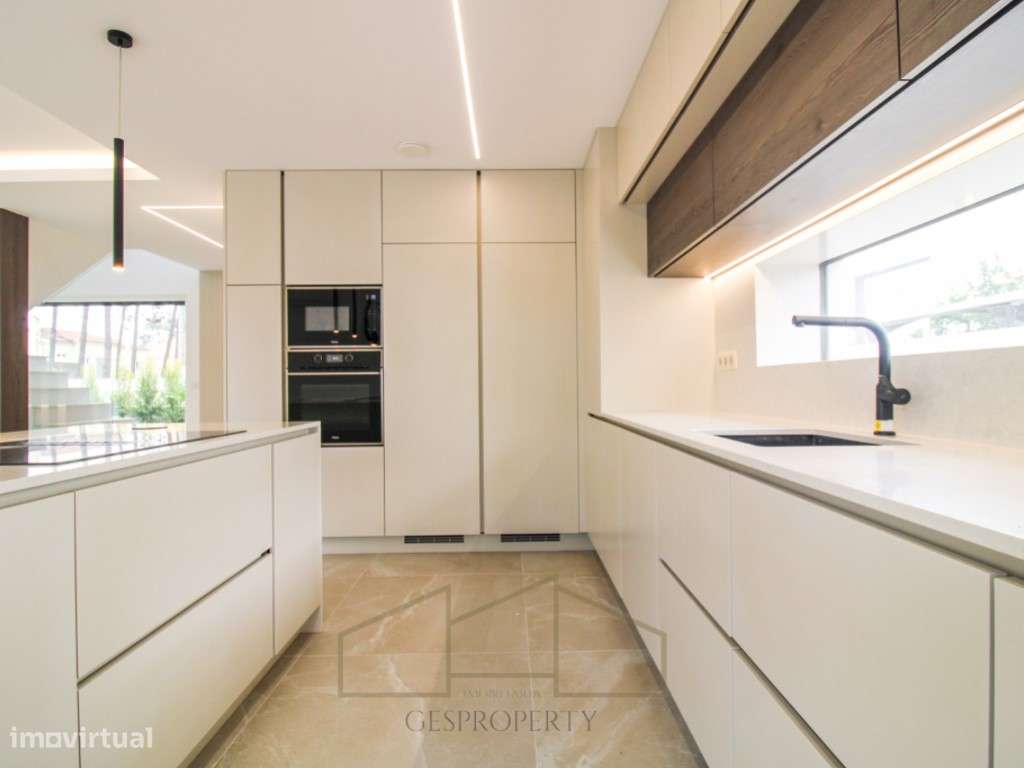 Moradia Isolada T3 com piscina pronta a escriturar na Aroeira-22