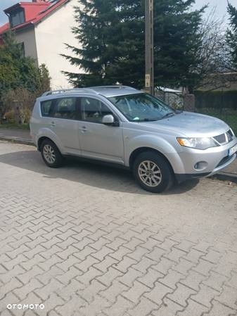 Mitsubishi Outlander - 11