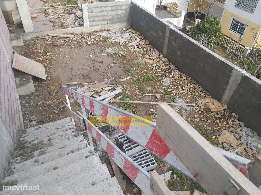 Moradia T3 a estrear com Piscina - Paiões Rio de Mouro-10