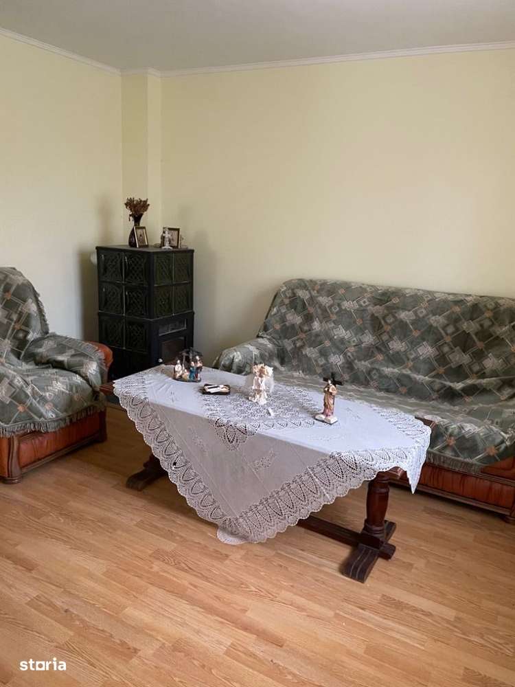 Baicoi — 2 corpuri de casa - 135000 Euro - Imagine principală: 4/14