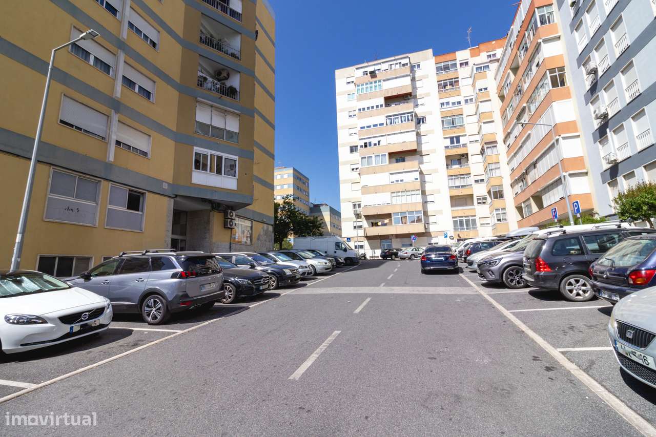 APARTAMENTO T3 | LUGAR DE PARQUEAMENTO | PÓVOA DE SANTO ADRIÃO-24