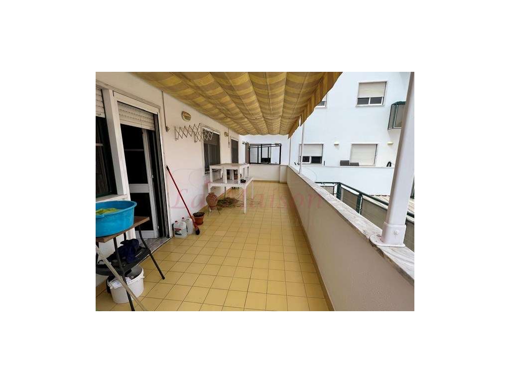 Magnífico Apartamento T3 com terraço no Centro de Loures-7