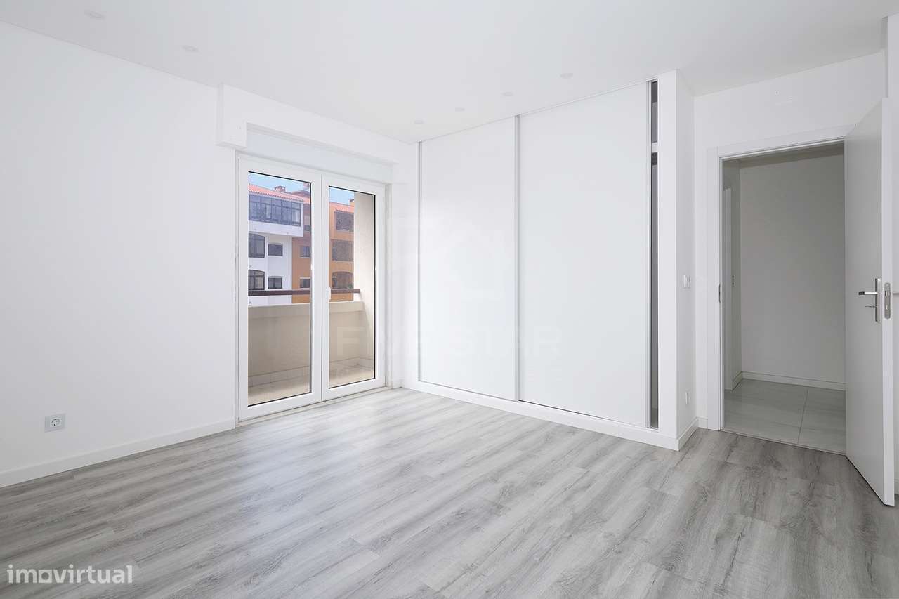 Apartamento T2 - Renovado - Pronto a Habitar - Cascais-33