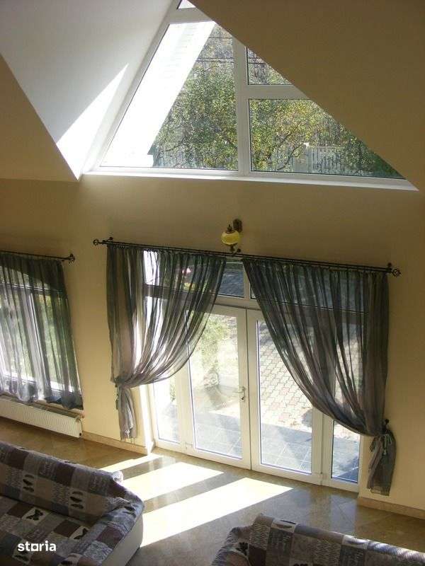 Sangeorgiu de Mures - Vanzare casa moderna cu 3 garaje - Str. Borzas - Imagine principală: 5/9