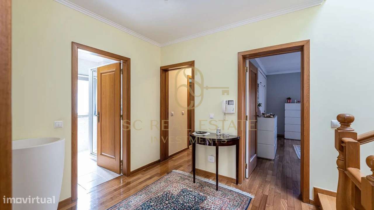 Moradia T4 com Piscina, 3 frentes, 300 mts Praia, São Félix Marinha-24