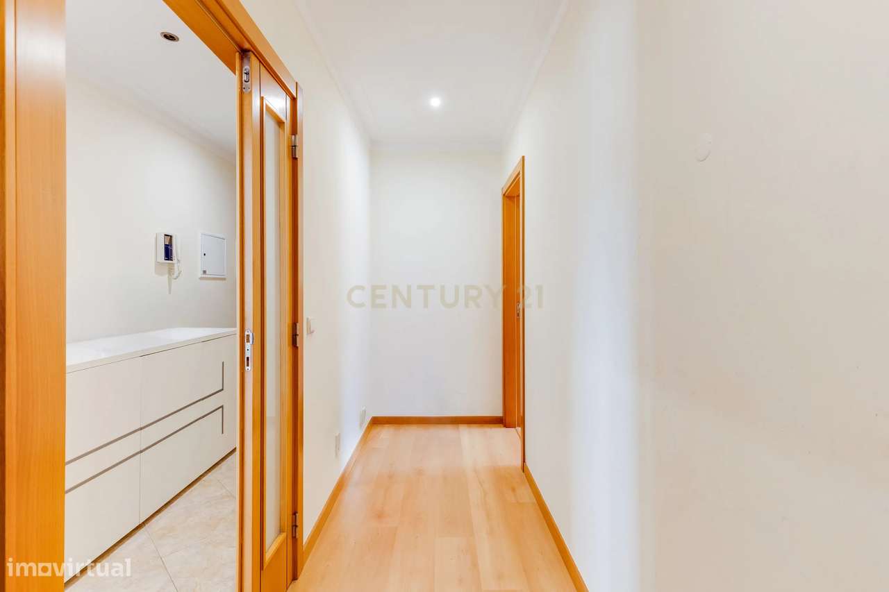 Apartamento T3 de Excelência com Terraço, Garagem Box, no Louriçal - P-15