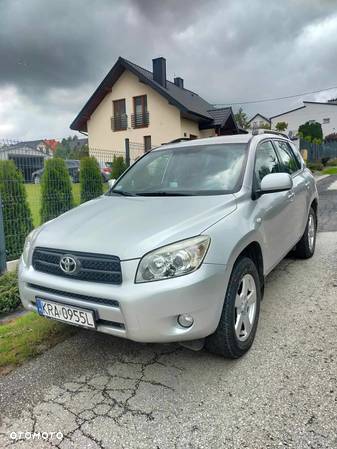 Toyota RAV4 - 1