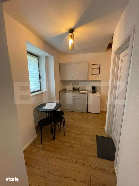 Oportunitate de investitie, 4 Camere in Centrul Istoric al Brasovului - Imagine principală: 3/11