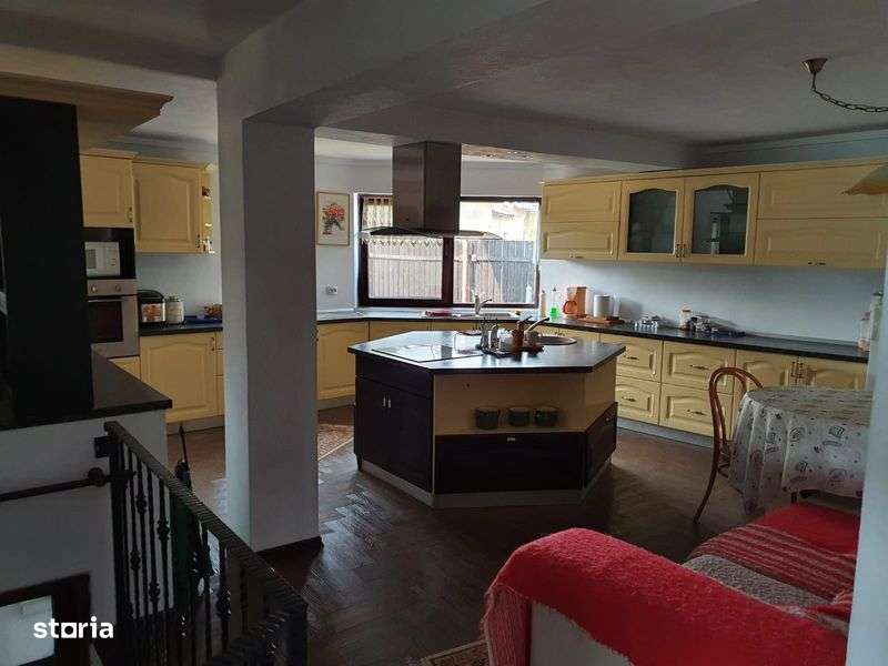 Casa de vanzare in Targoviste - Imagine principală: 4/8