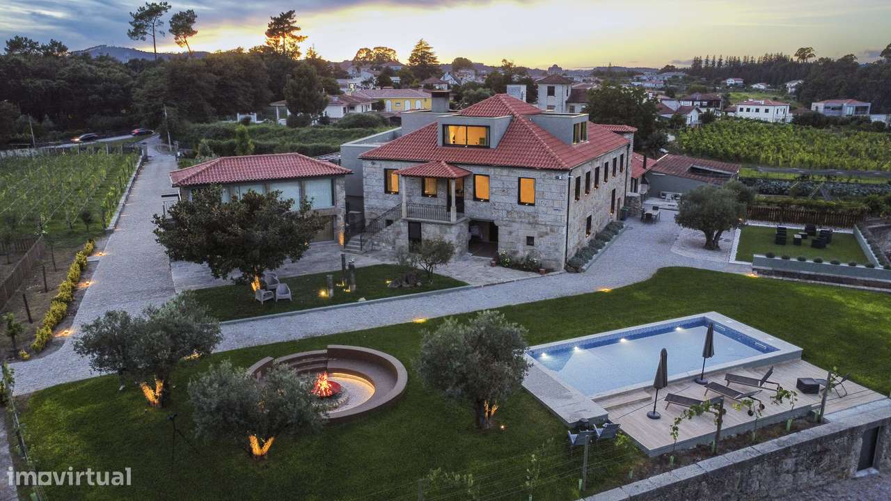 Magnífica Quinta. Moradia T10. Piscina e jardim. Vila Nova Famalicão-17