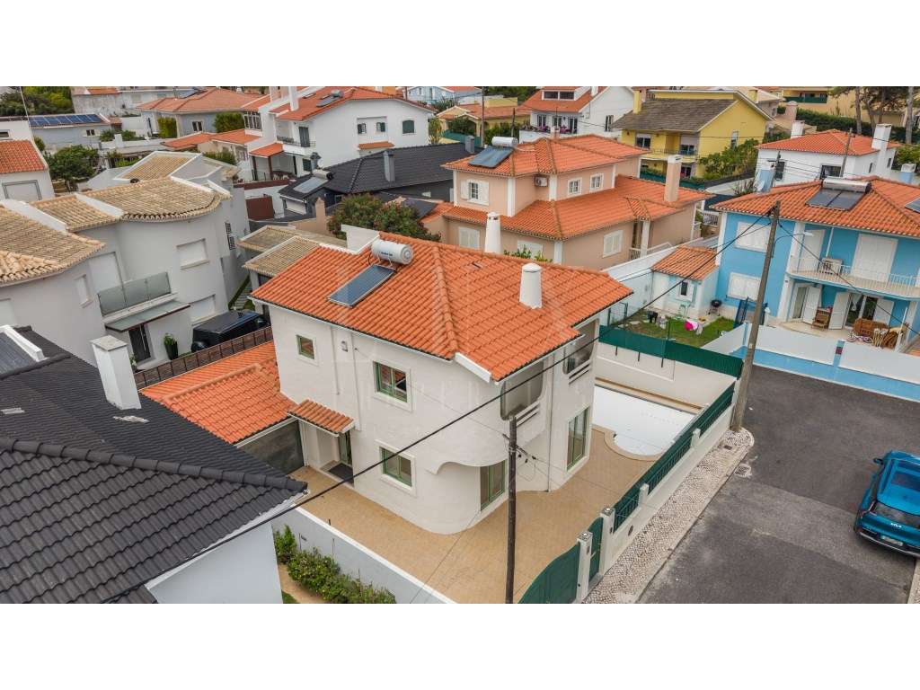 MORADIA T4 TOTALMENTE REMODELADA EM CASCAIS-40