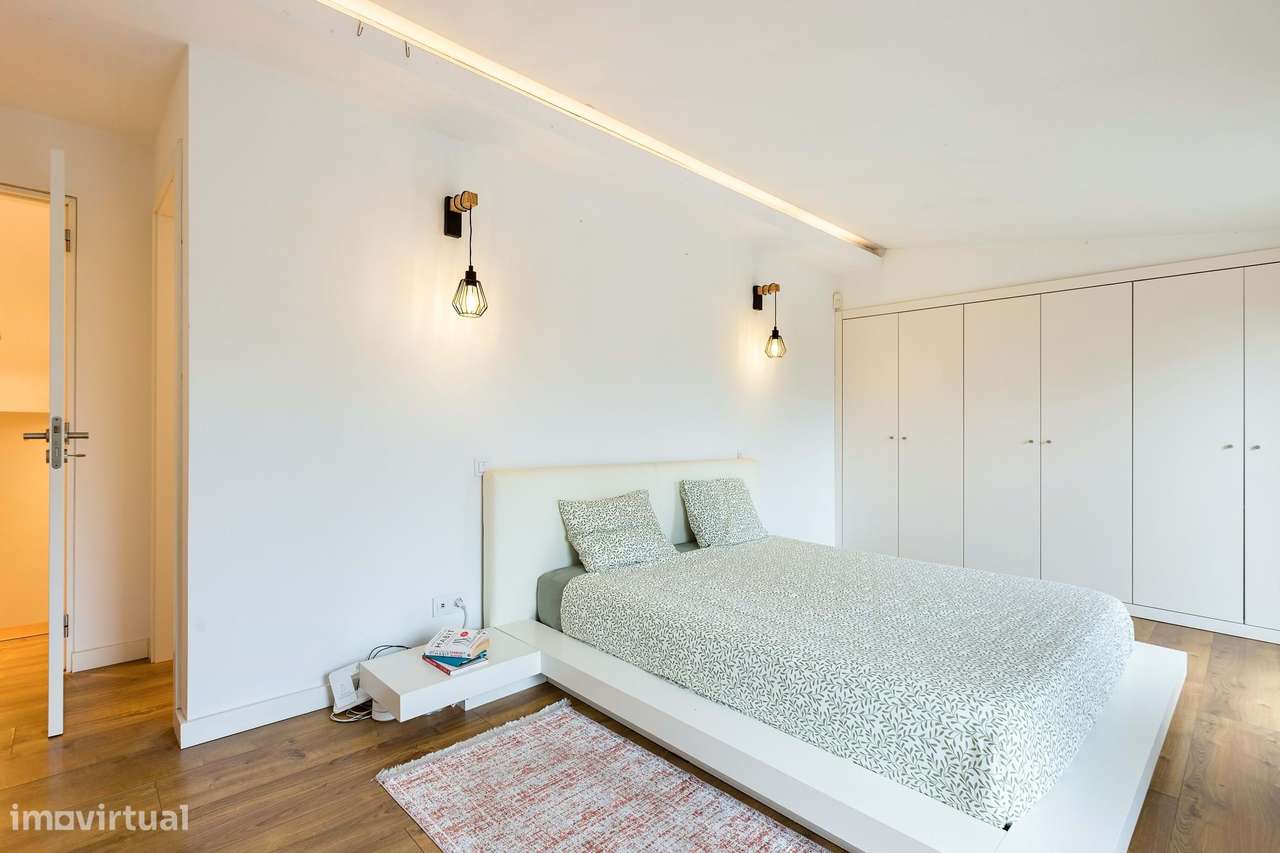 Moradia T4/5 com Piscina no Bairro de Santa Cruz – Benfica, Lisboa-21