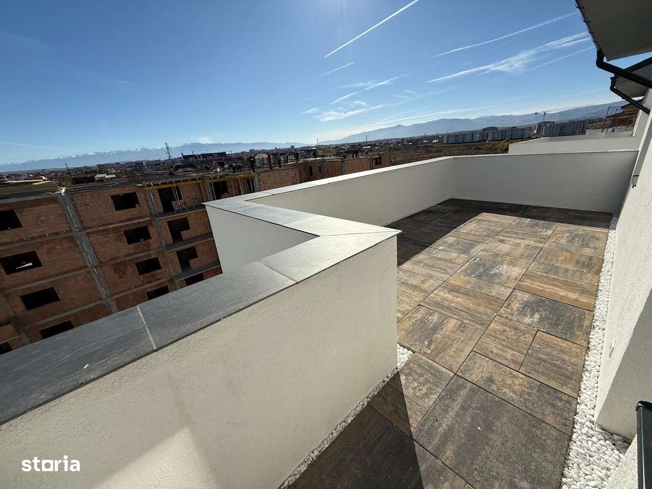 Penthouse 2 cam si 2 terase de 40 mp, incalz pardoseala, lift-0