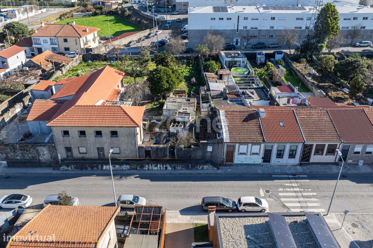 Moradia e terreno para construção na Rua de Recarei - Leça do Balio - Grande imagem: 2/22