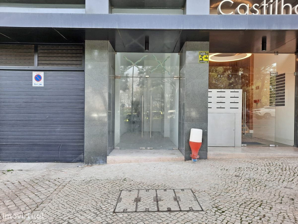 Loja Arrendar Lisboa | 465 m2 | Licença Comércio e Serviços