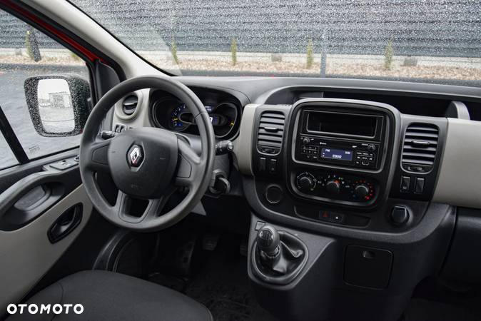 Renault TRAFIC / 1.6 dCi - 145 KM / 9 OSÓB / DOSTAWCZE / PRZESUWNE DRZWI / TRYB ECO / KLIMA / WEBASTO / HAK / SERWISOWANY / SPROWADZONY - 27