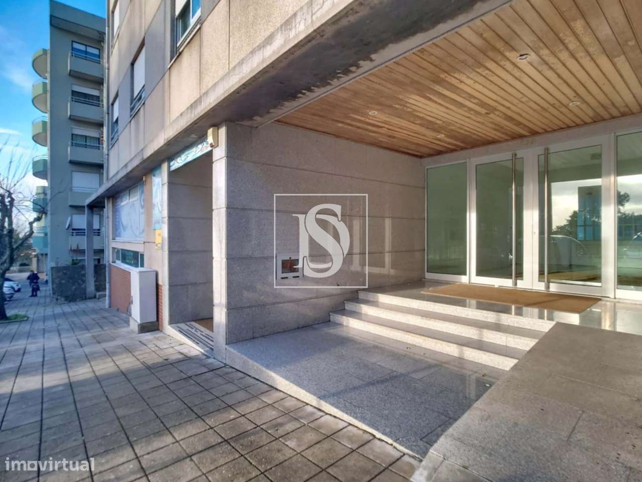 Apartamento T2+1 com varanda, lugar de garagem e arrumos em Águas Sant - Grande imagem: 2/39