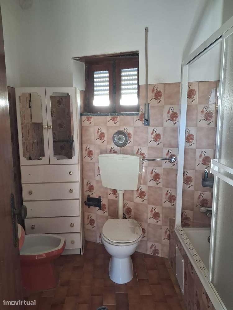 2 Moradias para Remodelação em Cernache-15