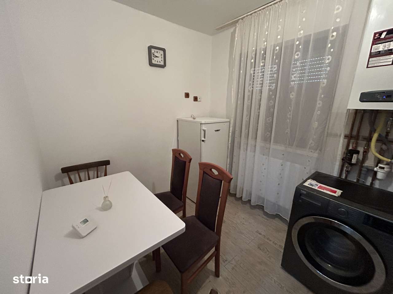 Inchiriez apart.1 cam.str.Avrig,cu termoteca, modern,curat - Imagine principală: 4/10