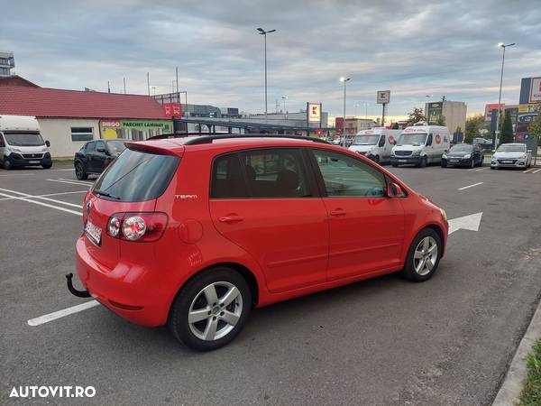 Volkswagen Golf 1.6 TDI DPF Highline - 4