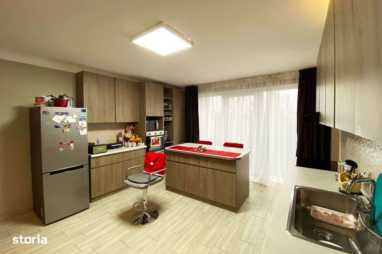 2 Case - 1 Duplex - Imobil pentru 2 familii / 2 generatii - IMOBIHOR - Imagine principală: 5/8