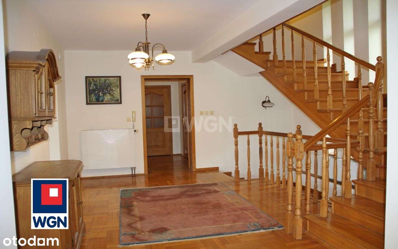 Imponujący dom w spokojnej okolicy-15