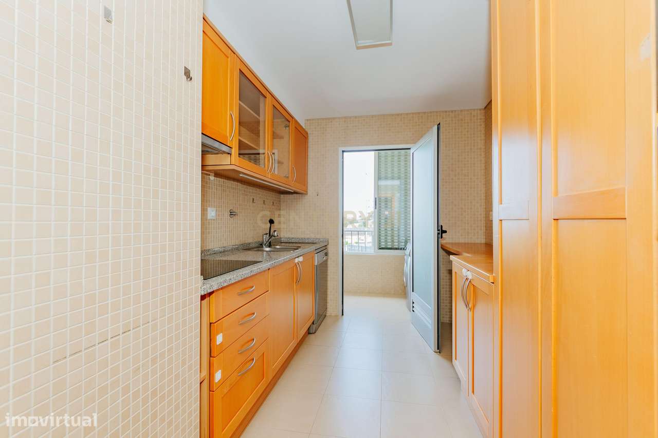 Apartamento T2 com vista rio no Edifício Âncora – Parque das Nações Su-13