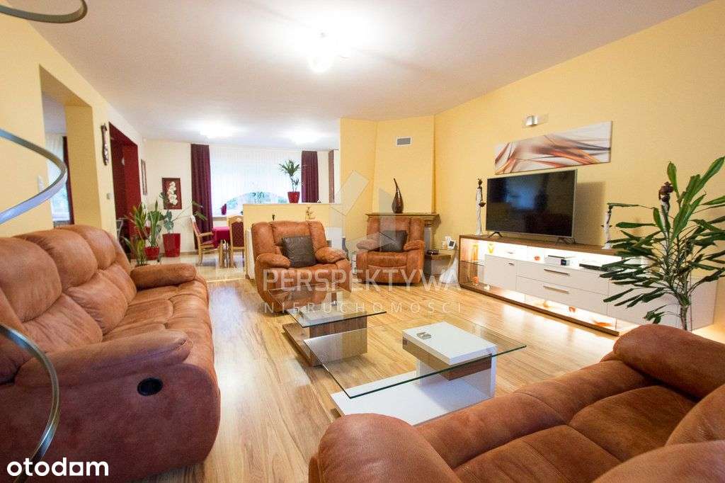 Niezwykle Zadbany Szereg Z Uroczym Ogrodem-2