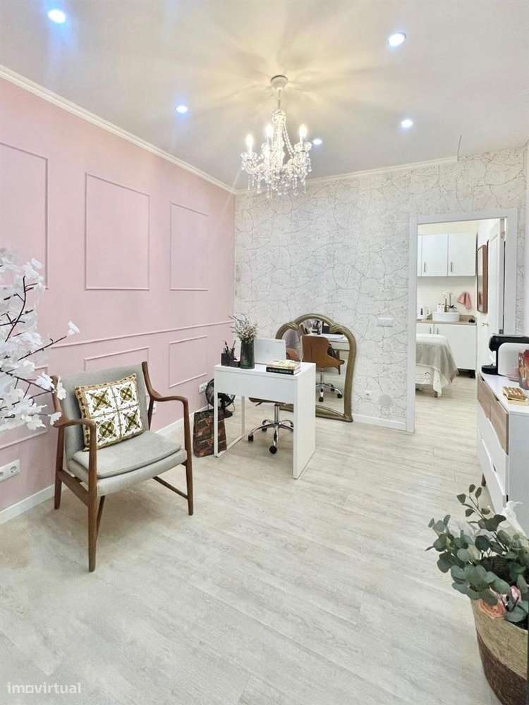 Loja - Centro Comercial / Verderena-0