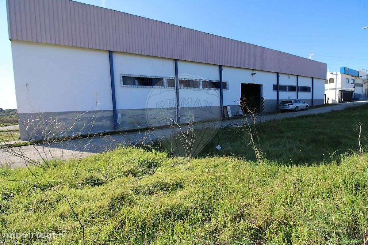 Armazém T0 para venda-12