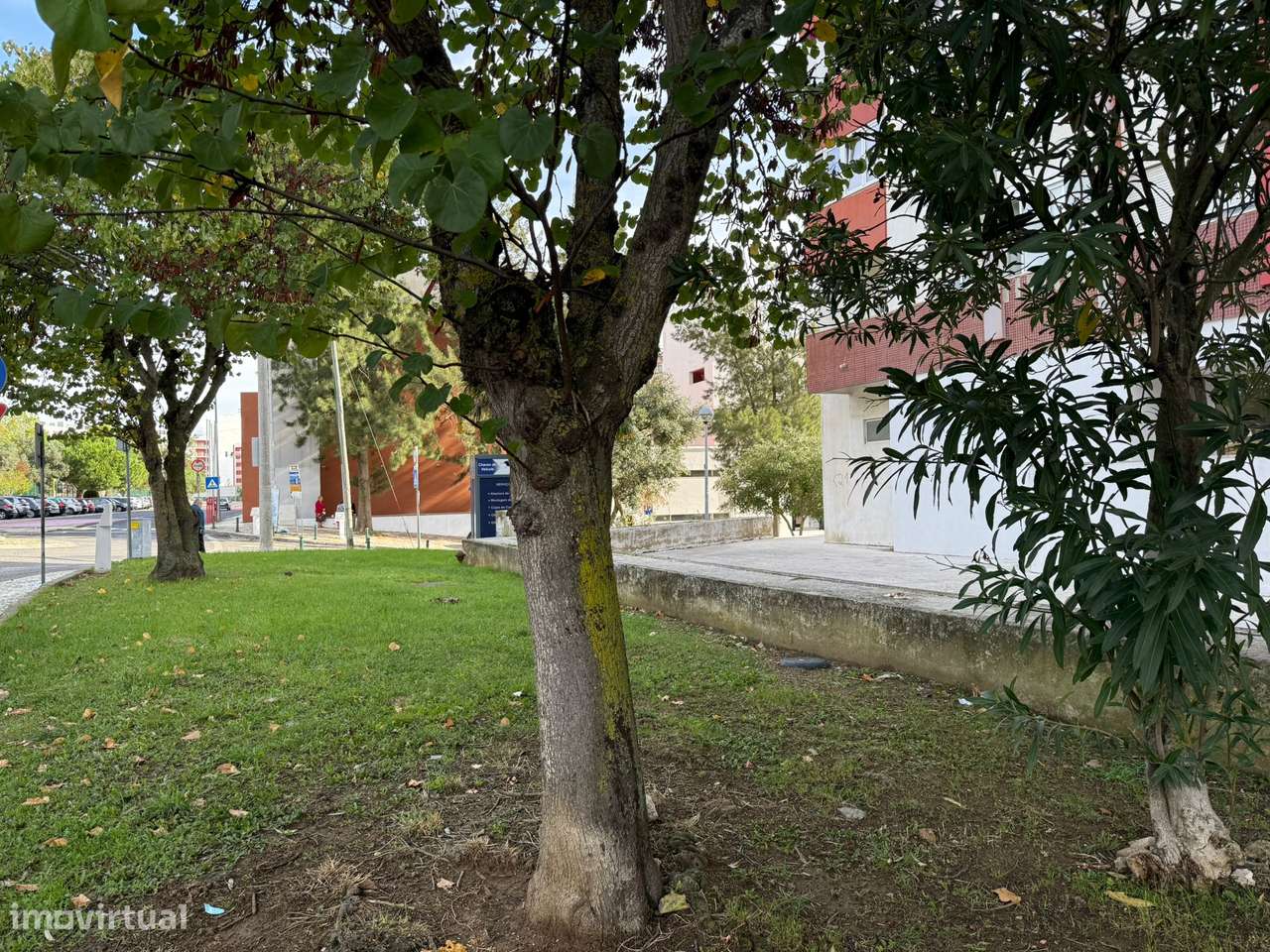 VENDE-SE LOJA BEM LOCALIZADA NA POVOA SANTA IRIA, BOM PREÇO-5