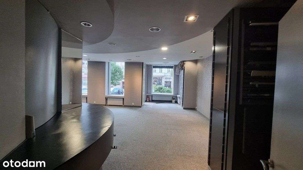 Lokal w Centrum idealny pod kancelarię.-17