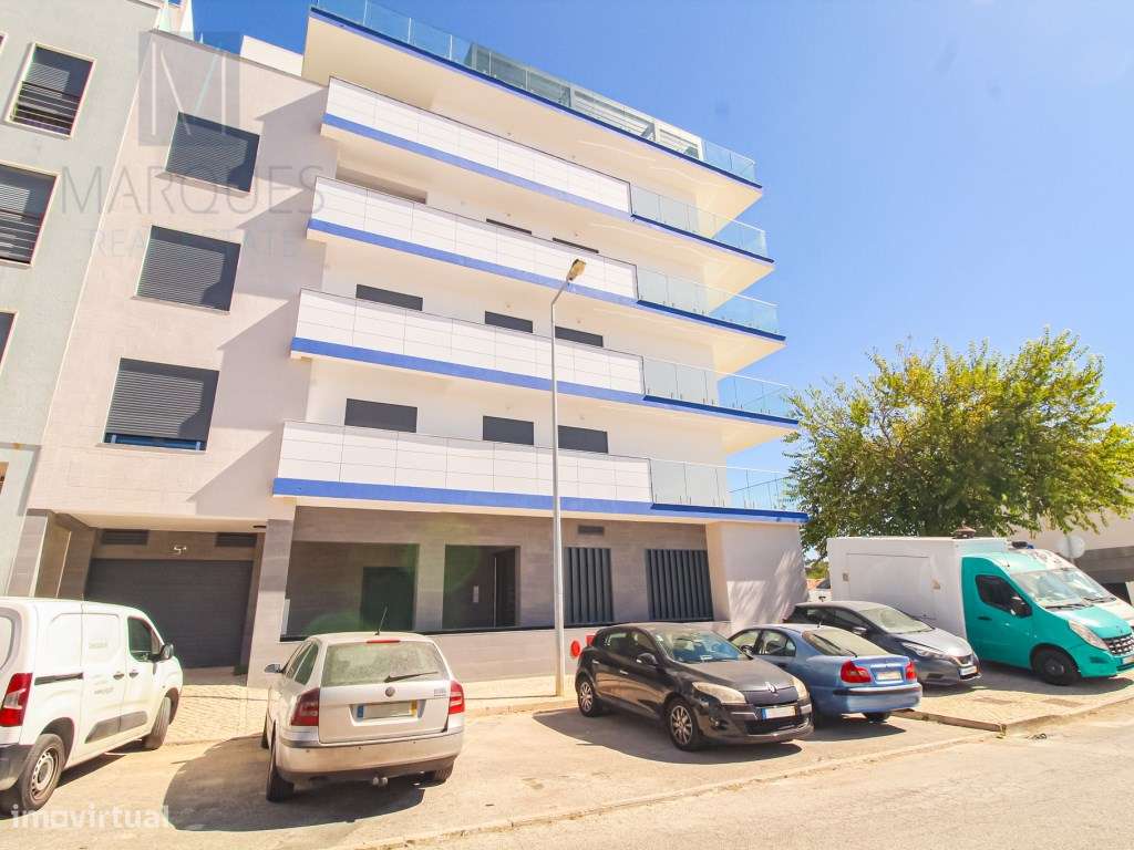 Apartamento T3 com Parqueamento e Arrecadação na Quinta do Desembar...-35