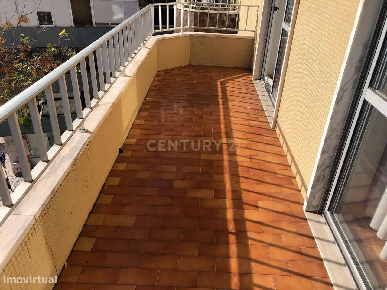 Apartamento T3 com Vista de Rio no centro de Almada - Grande imagem: 3/25