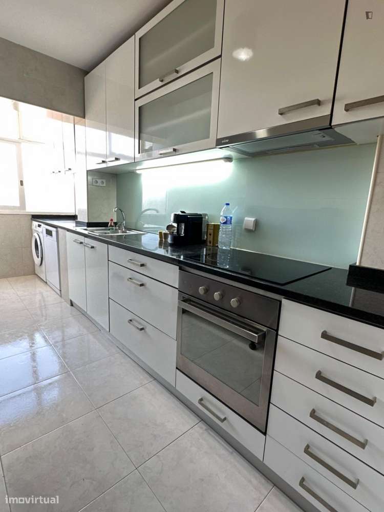 Quarto - localizado em Ramalde Porto - Grande imagem: 5/9