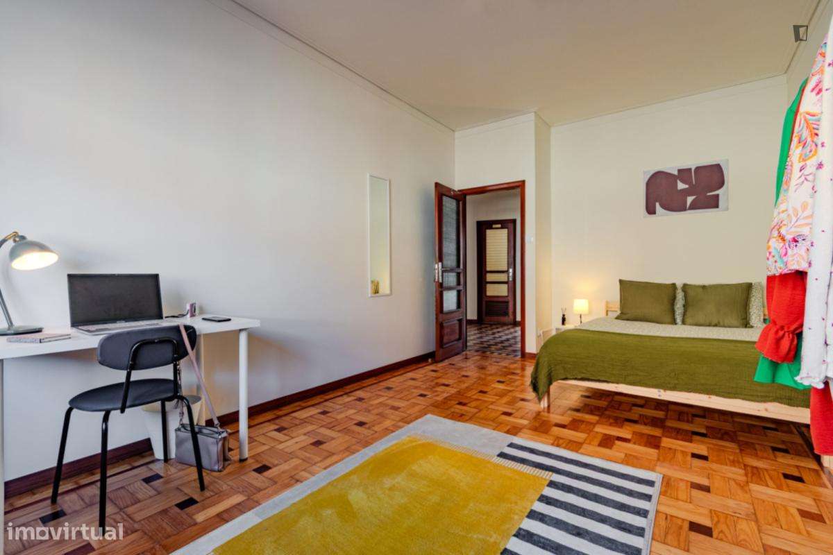 Quarto - localizado em Santo Ildefonso Porto - Grande imagem: 4/31