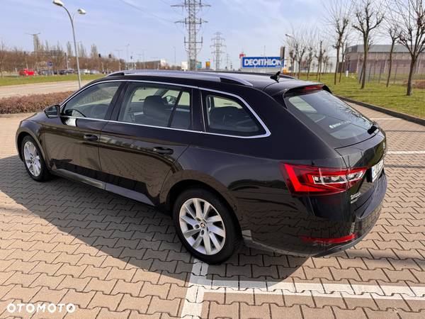 Skoda Superb 2.0 TDI Ambition DSG - 11